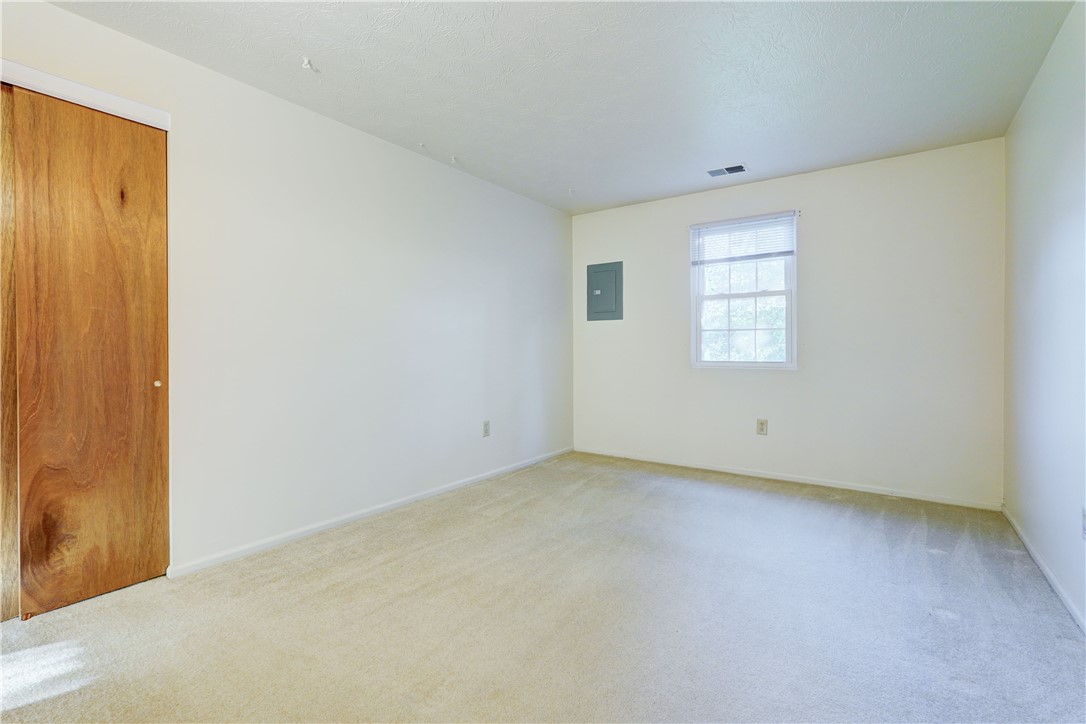 32 Chestnut Court, Unit D Parma, NY 14468 - Photo 19 of 25