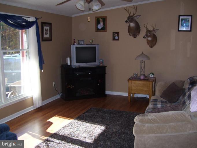 233 Moritz Road Orrtanna, PA 17353 - Photo 16 of 21 Living Room #2