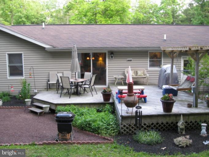 233 Moritz Road Orrtanna, PA 17353 - Photo 3 of 21 Deck