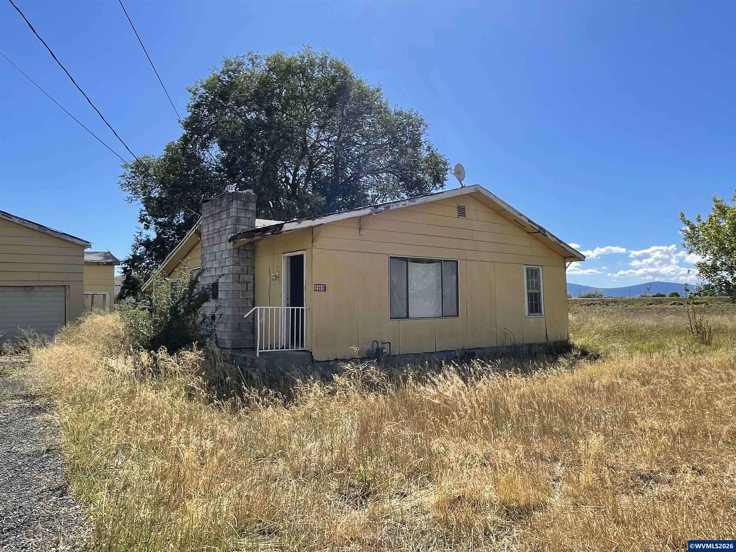 2202 Joe Wright Road Klamath Falls, OR 97603 - Photo 3 of 25