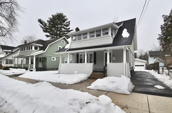 $304,500 | 34 Castle Street, Springfield, MA 01118