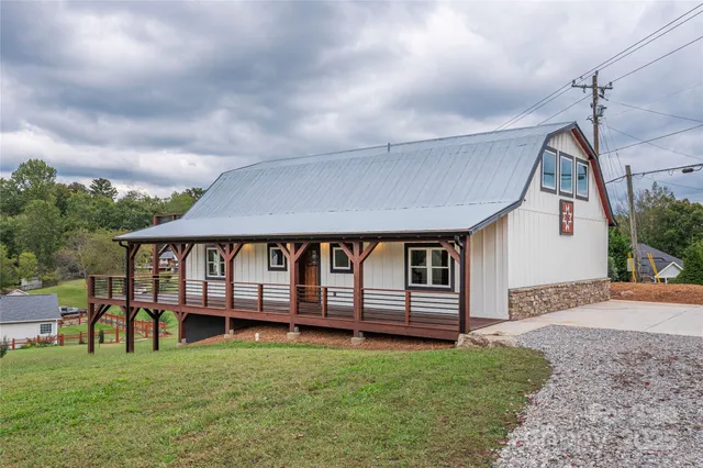 a house view with a backyard space