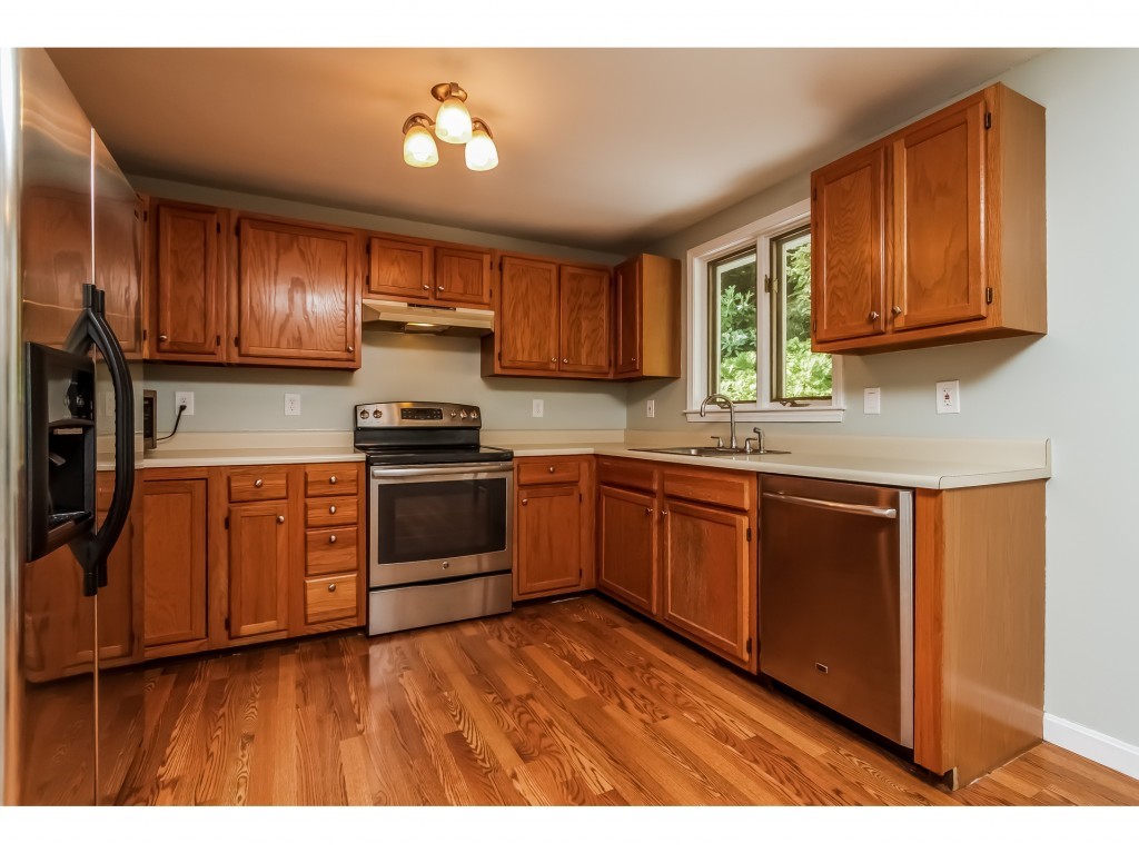 152 North Shore Road Derry, NH 03038 - Photo 2 of 36