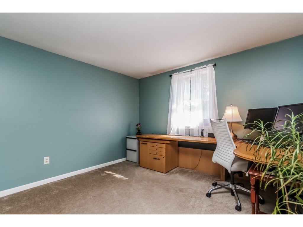 152 North Shore Road Derry, NH 03038 - Photo 11 of 36