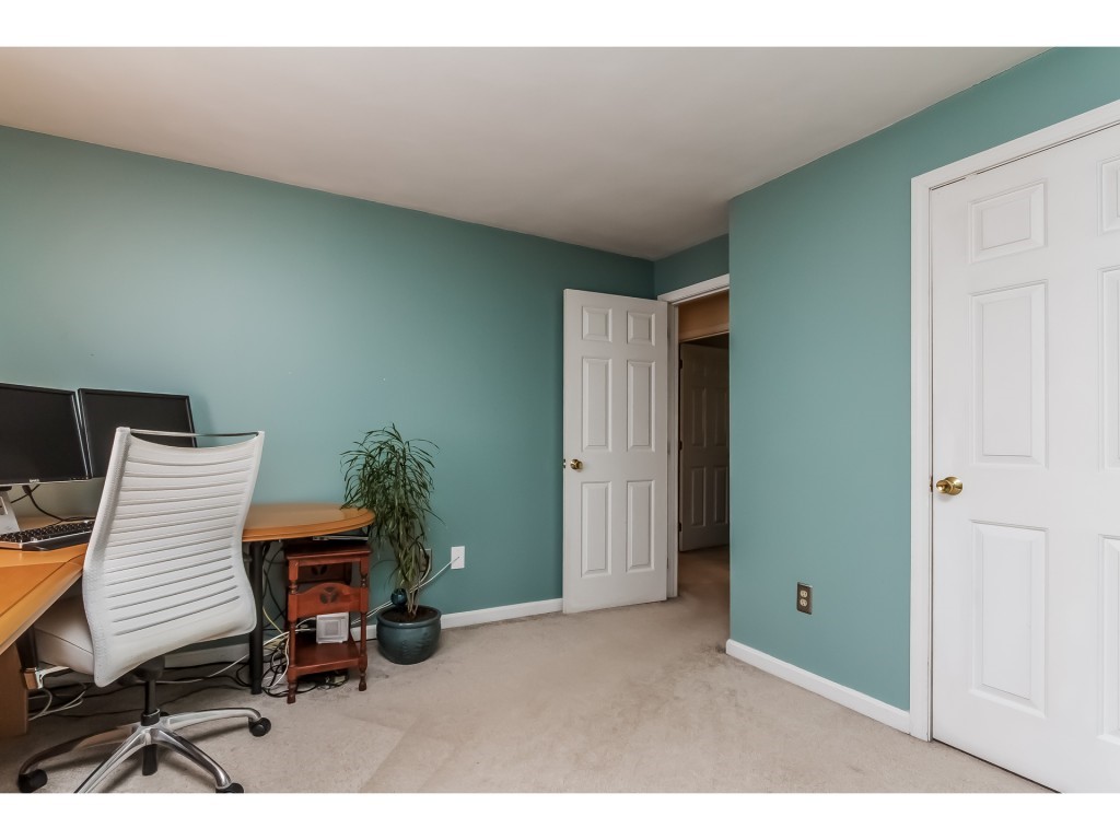 152 North Shore Road Derry, NH 03038 - Photo 13 of 36