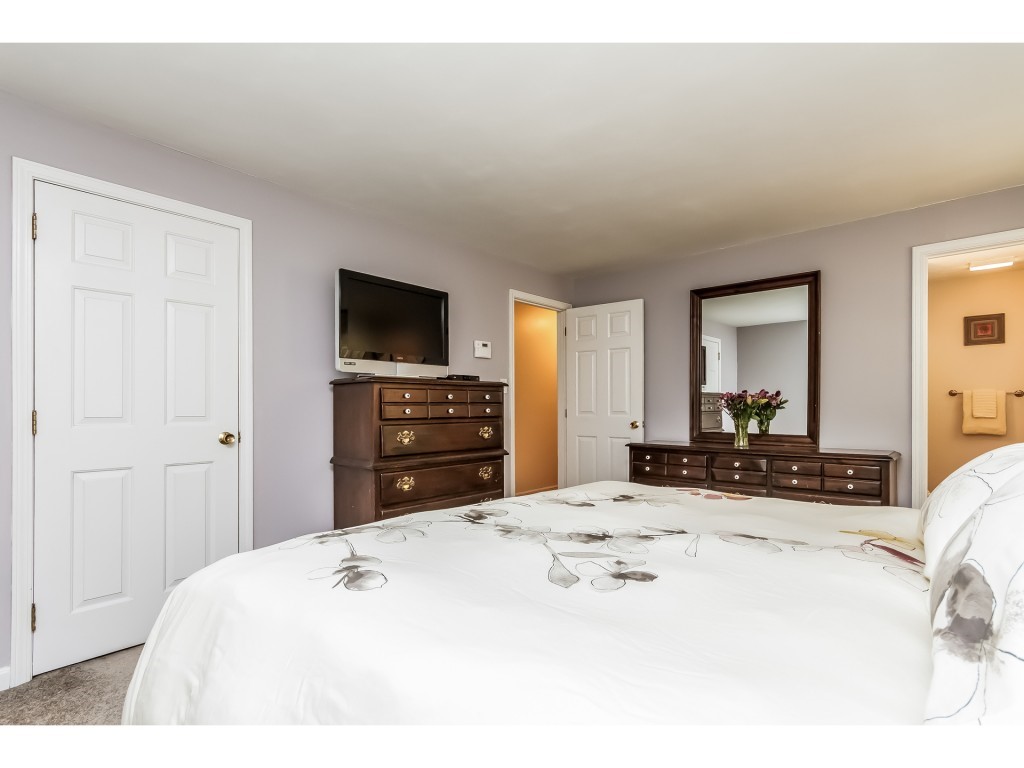 152 North Shore Road Derry, NH 03038 - Photo 16 of 36