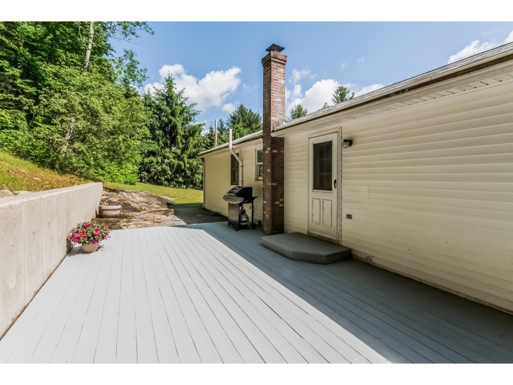 152 North Shore Road Derry, NH 03038 - Photo 33 of 36
