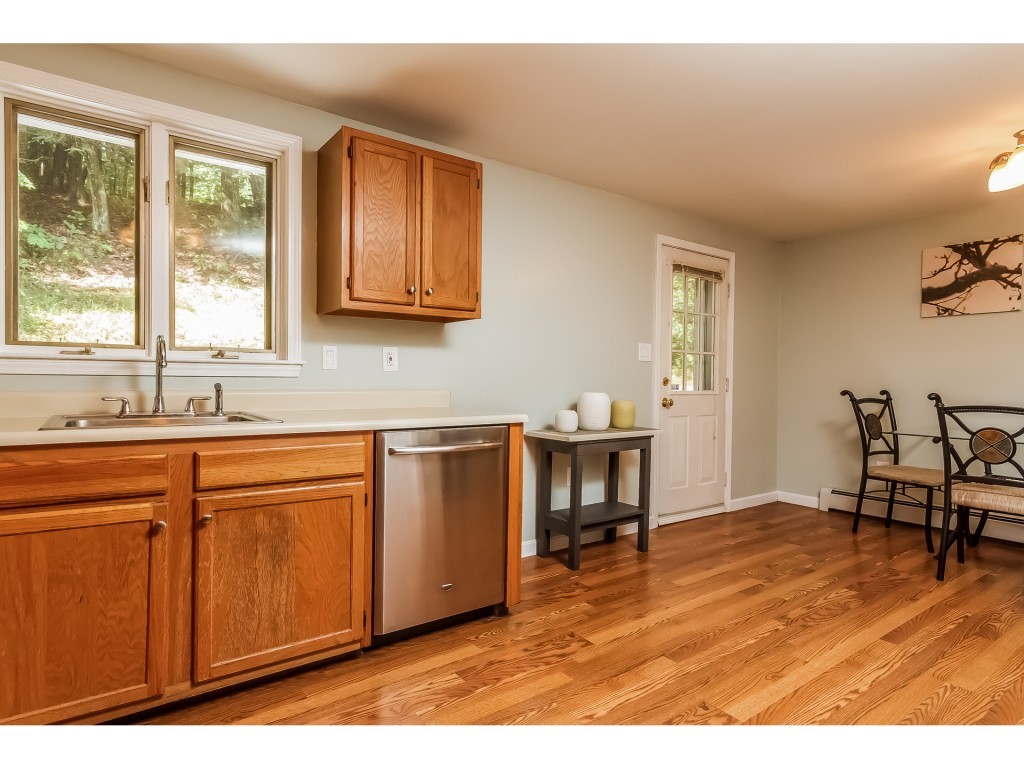152 North Shore Road Derry, NH 03038 - Photo 5 of 36