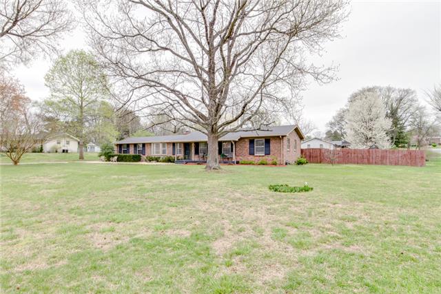 219 Cherokee Road Hendersonville, TN 37075 - Photo 2 of 20 Gallery Image 2