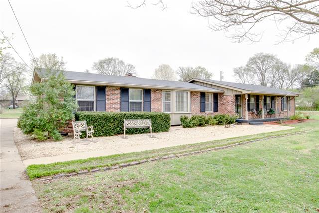 219 Cherokee Road Hendersonville, TN 37075 - Photo 3 of 20 Gallery Image 3