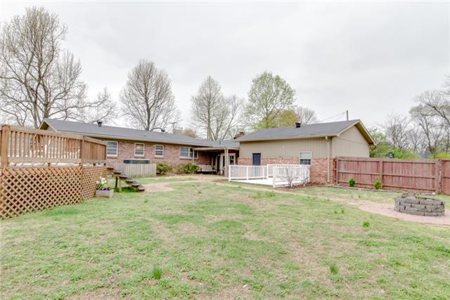 219 Cherokee Road Hendersonville, TN 37075 - Photo 4 of 20 Gallery Image 4