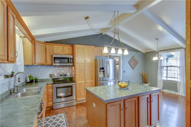 219 Cherokee Road Hendersonville, TN 37075 - Photo 7 of 20 Gallery Image 7