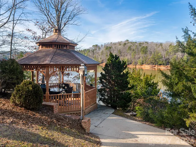 $2,300,000 | 1341 Forest Lake Heights Drive, Nebo, NC 28761
