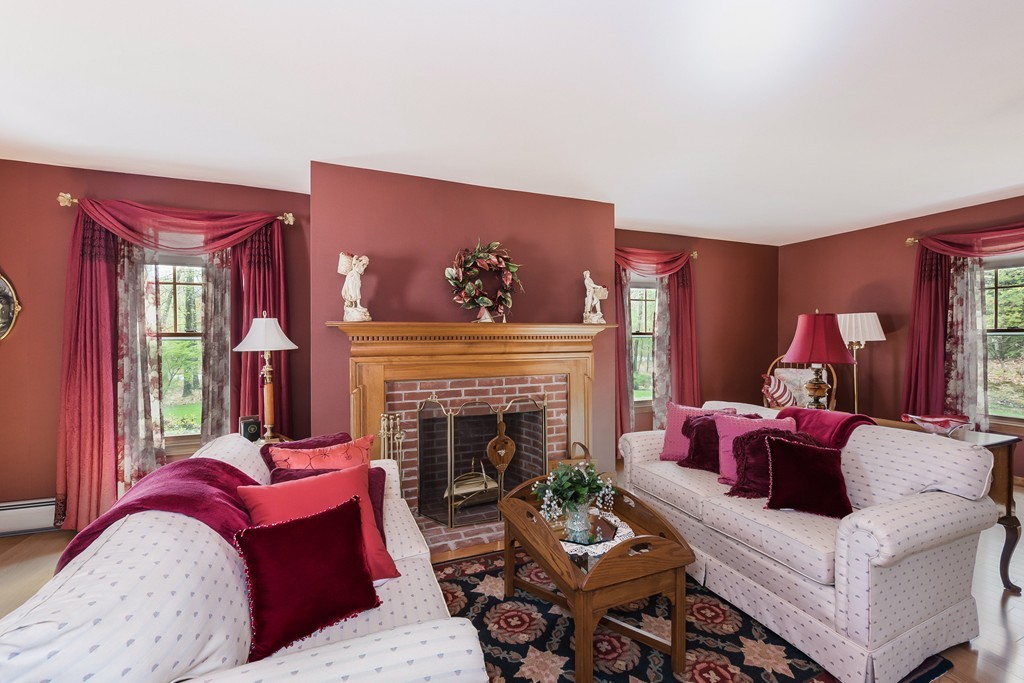 118 Whiley Road Groton, MA 01450 - Photo 4 of 23