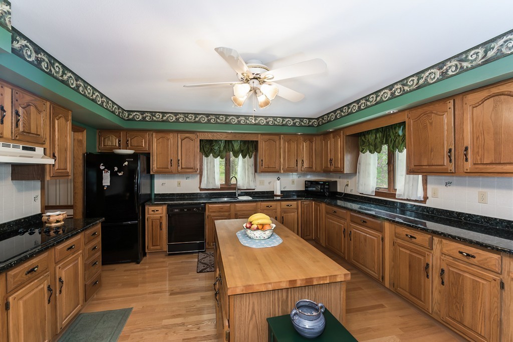 118 Whiley Road Groton, MA 01450 - Photo 8 of 23