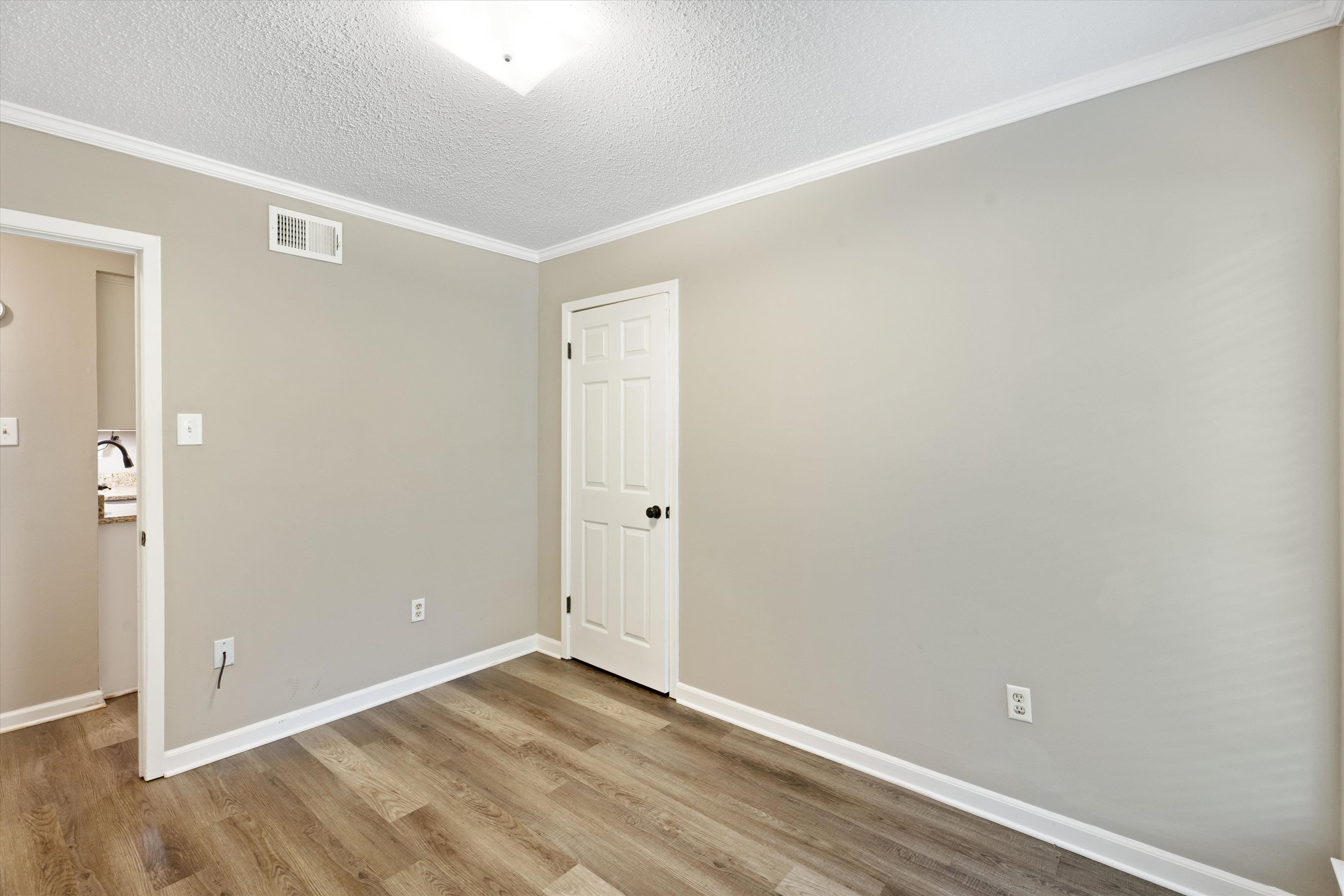 960 Greenview Road Collierville, TN 38017 - Photo 19 of 23 a view of an empty room