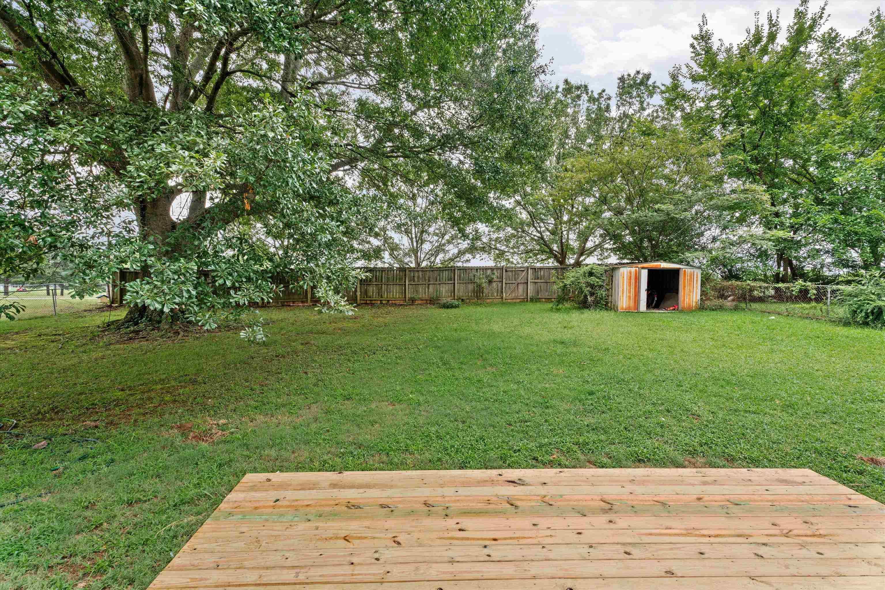 960 Greenview Road Collierville, TN 38017 - Photo 22 of 23 a view of a backyard