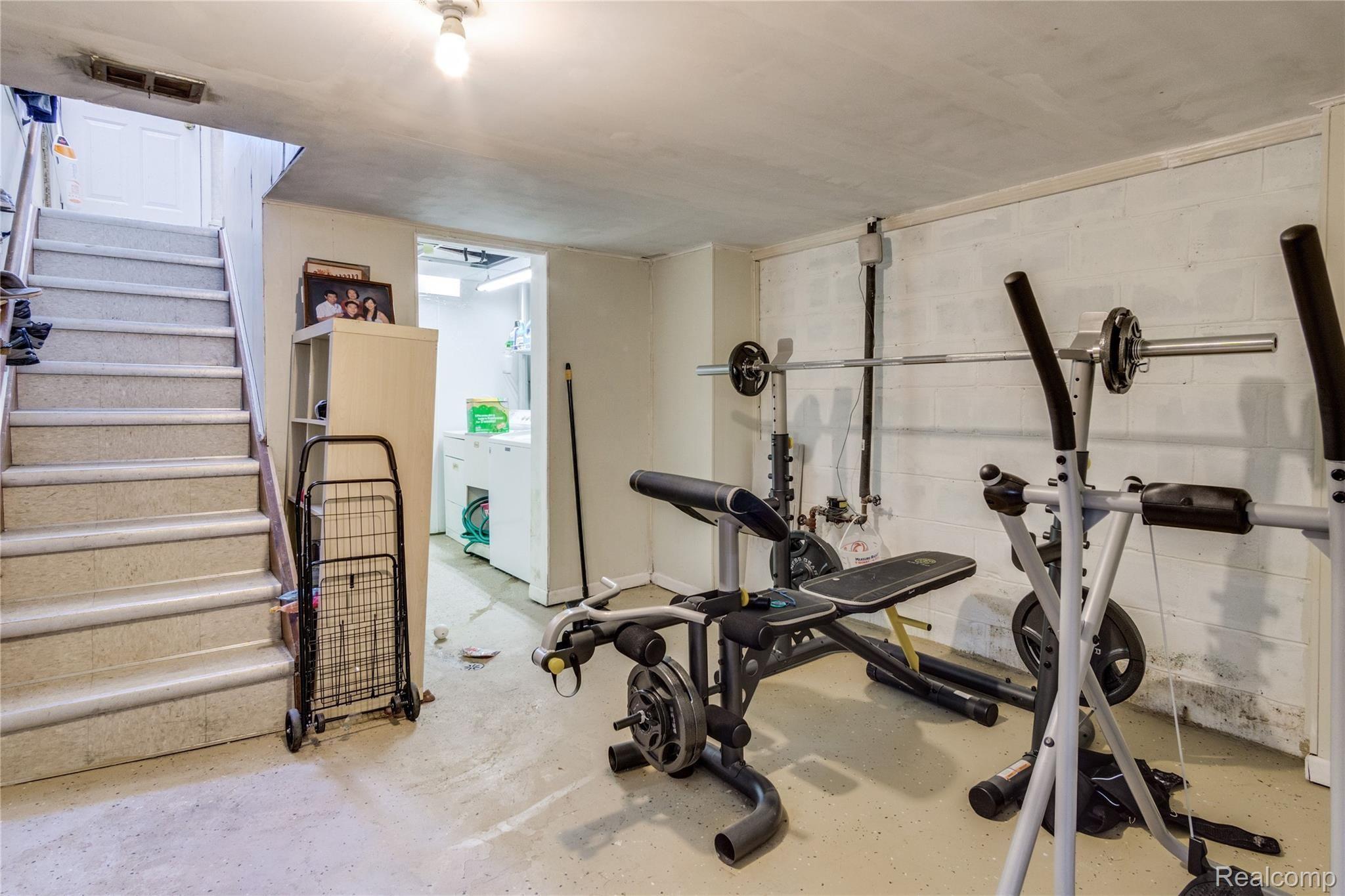 17827 Quarry Road Riverview, MI 48193 - Photo 22 of 31 Basement 1.jpg