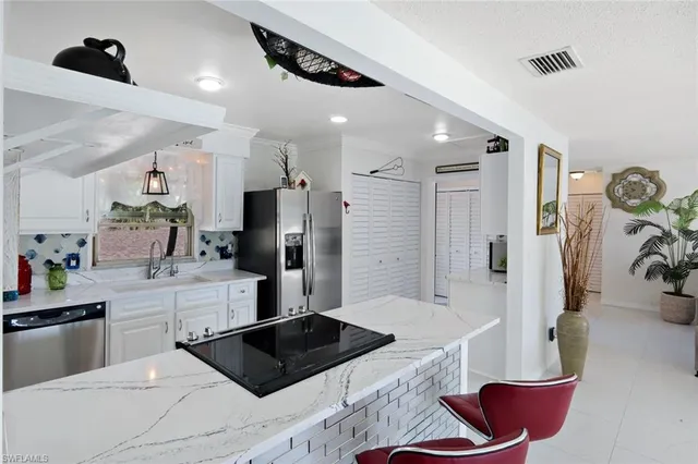 $229,900 | 4251 Island Circle, Unit 3, Fort Myers, FL 33919