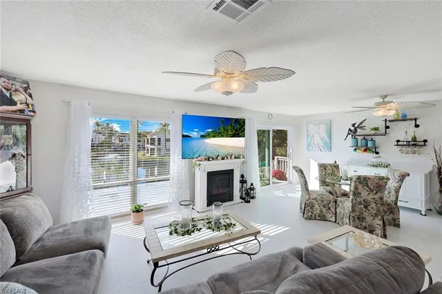 $229,900 | 4251 Island Circle, Unit 3, Fort Myers, FL 33919