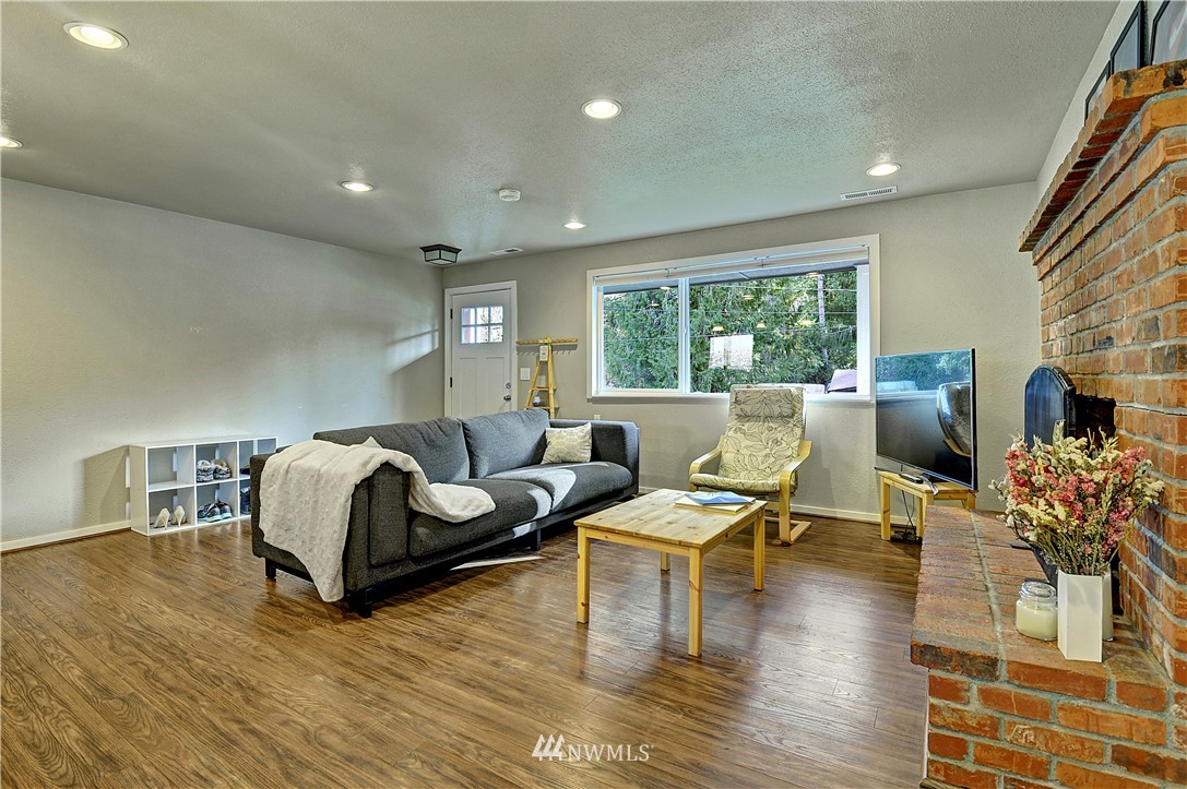 13631 197th Avenue Southeast Renton, WA 98059 - Photo 4 of 18