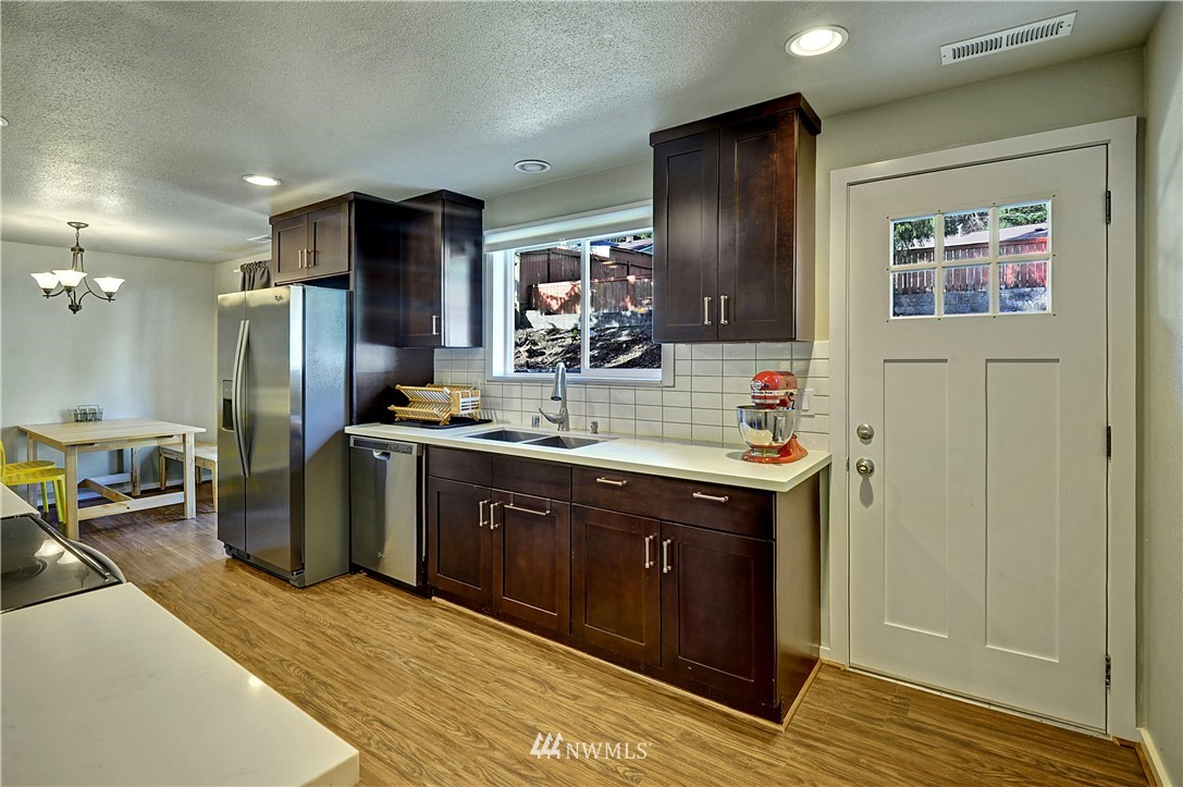 13631 197th Avenue Southeast Renton, WA 98059 - Photo 10 of 18