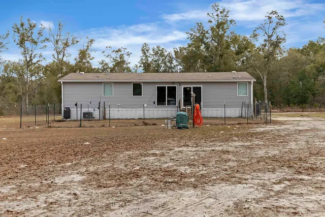 $249,900 | 616 Northeast Hillside Terrace, Lee, FL 32059