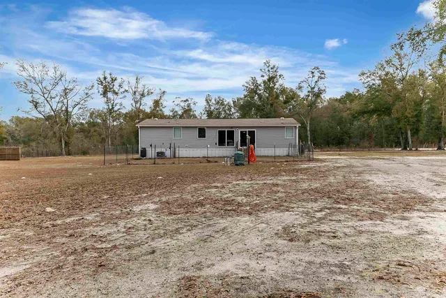 $249,900 | 616 Northeast Hillside Terrace, Lee, FL 32059