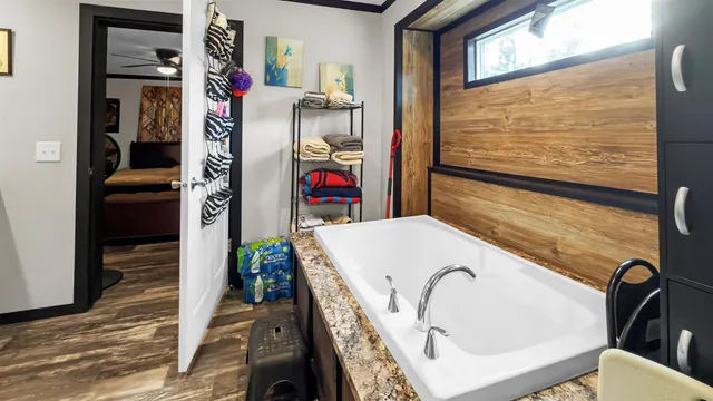 $249,900 | 616 Northeast Hillside Terrace, Lee, FL 32059