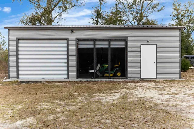 $249,900 | 616 Northeast Hillside Terrace, Lee, FL 32059