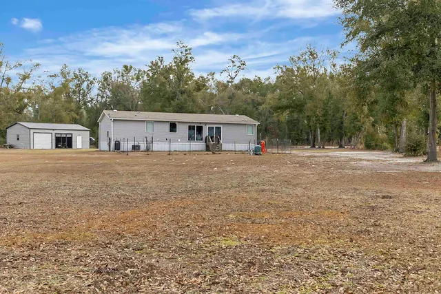 $249,900 | 616 Northeast Hillside Terrace, Lee, FL 32059