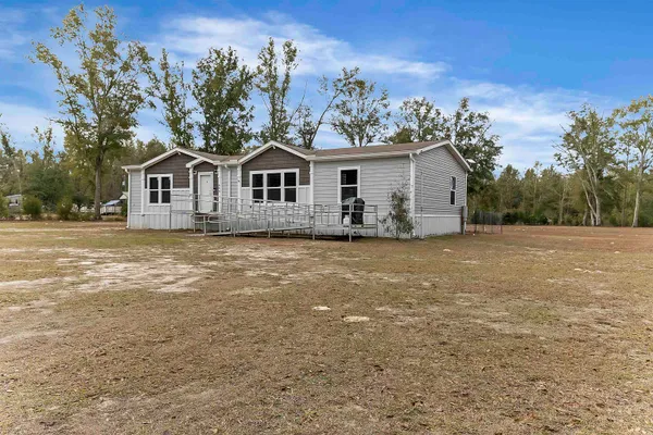 $235,000 | 616 Northeast Hillside Terrace, Lee, FL 32059