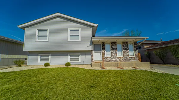 $3,000 | 840 Appletree Drive, Schererville, IN 46375