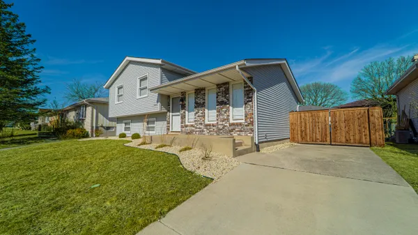 $3,000 | 840 Appletree Drive, Schererville, IN 46375