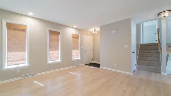 $3,000 | 840 Appletree Drive, Schererville, IN 46375