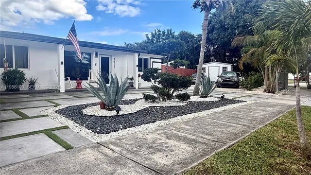 $3,300 | 3817 Southwest 33rd Court, Unit 3817, West Park, FL 33023