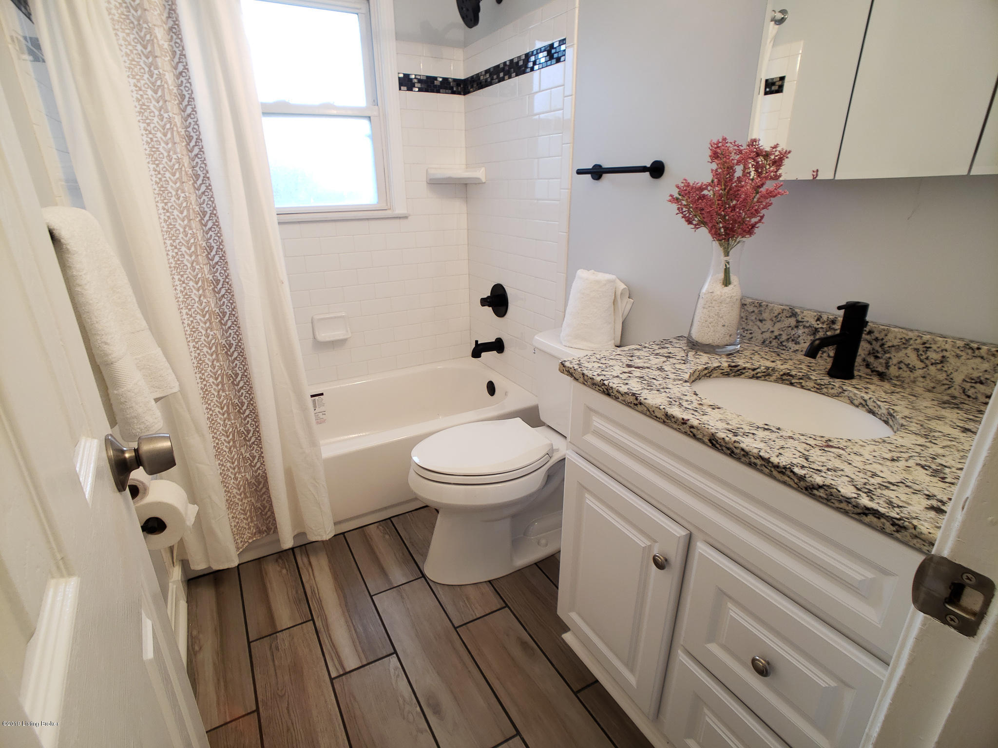 6817 Barfield Road Louisville, KY 40258 - Photo 14 of 32 20191126_122922