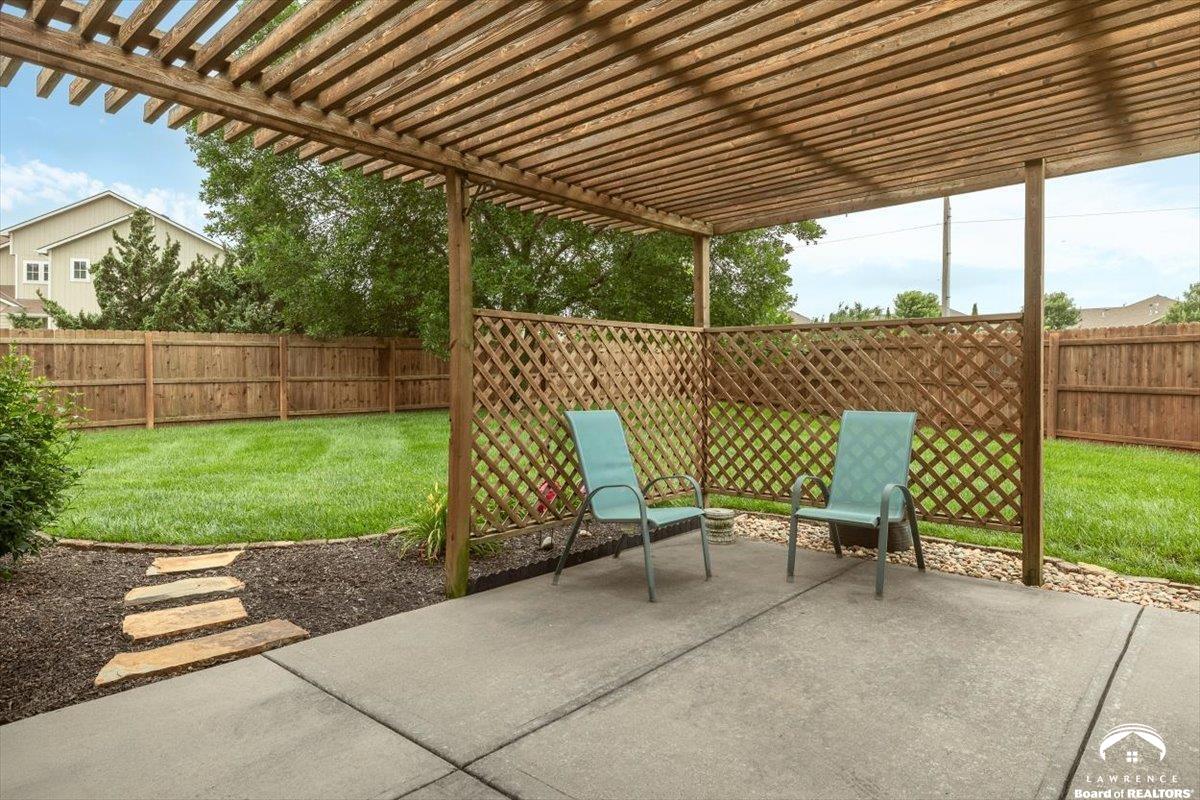 5249 Carson Place Lawrence, KS 66049 - Photo 9 of 25