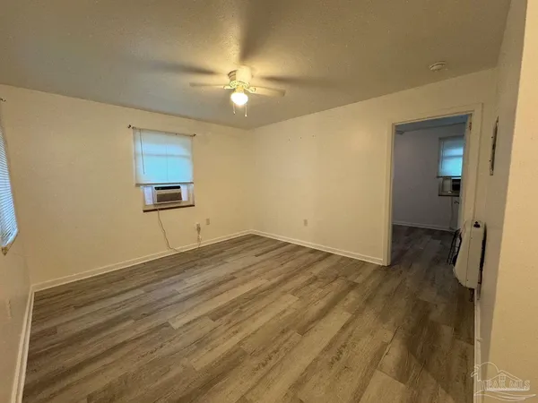 $900 | 205 Holmes Drive, Unit A, Pensacola, FL 32507
