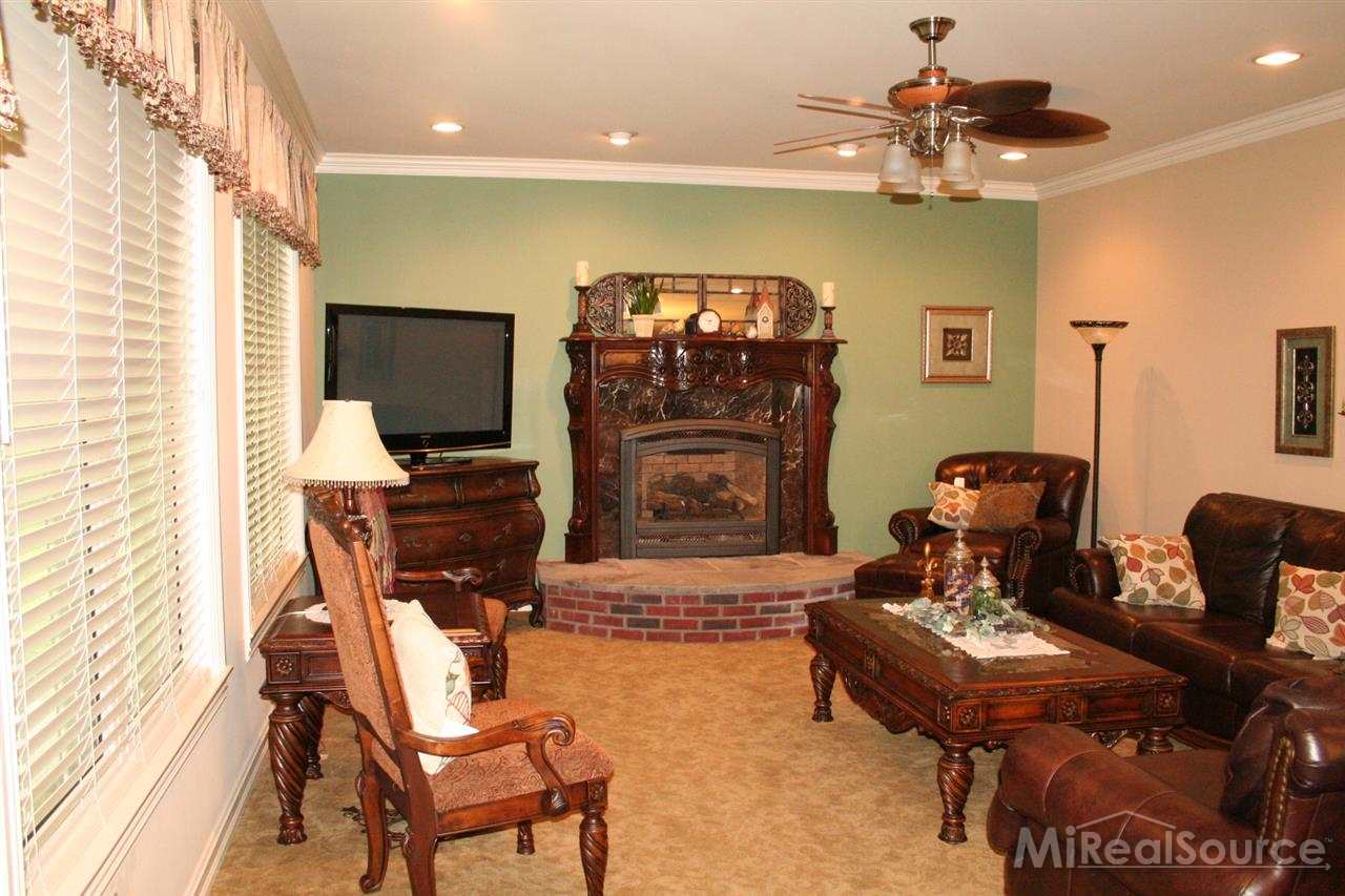11549 Erin's Way Romeo, MI 48065 - Photo 11 of 22 31201461-10.JPG