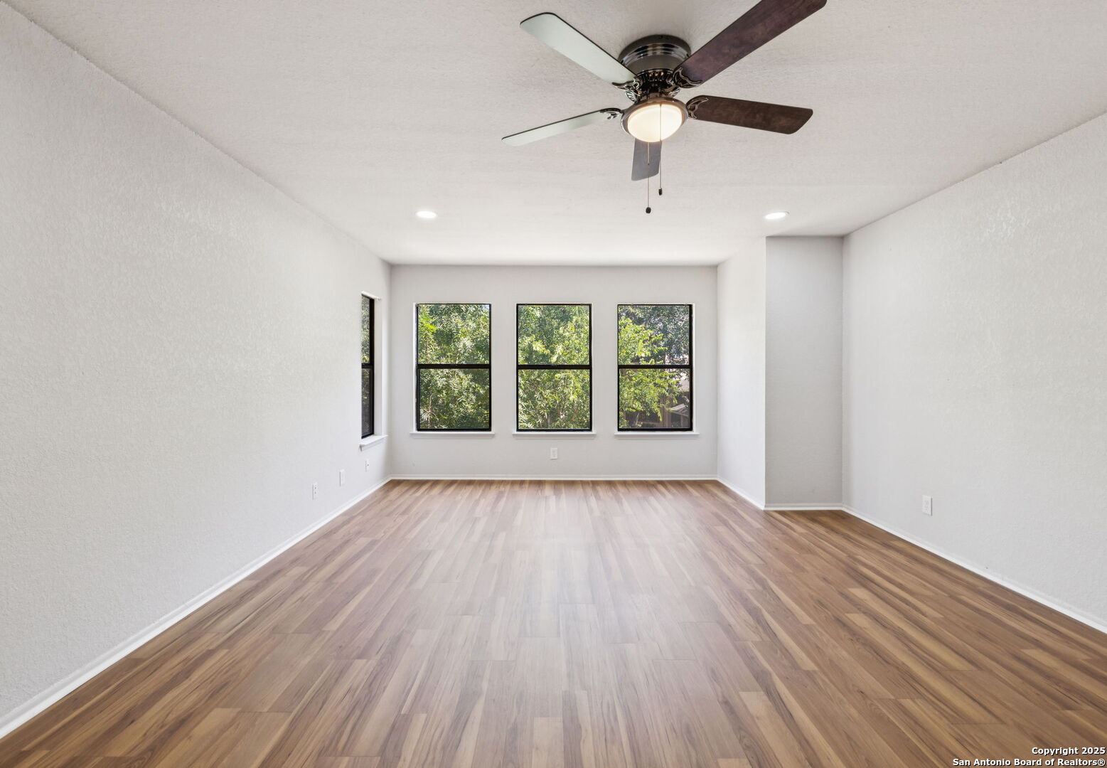 8127 Talkenhorn Converse, TX 78109 - Photo 17 of 57