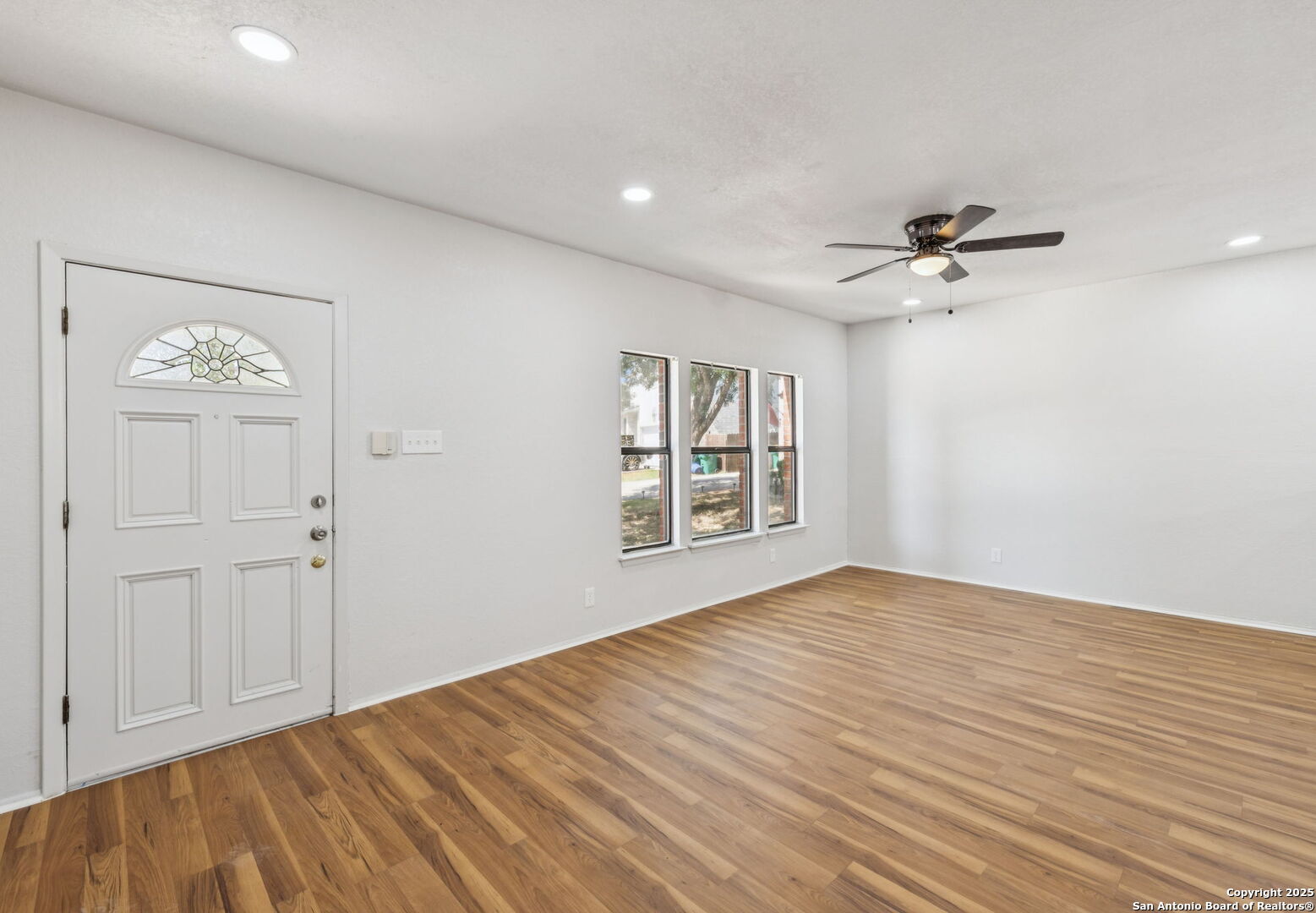 8127 Talkenhorn Converse, TX 78109 - Photo 24 of 57