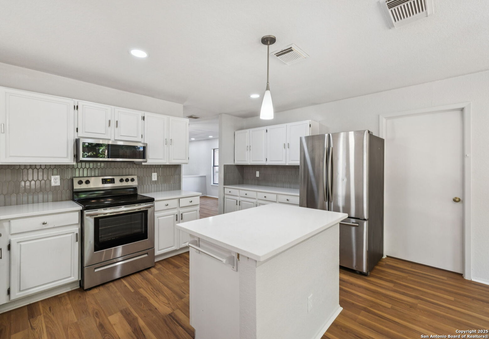 8127 Talkenhorn Converse, TX 78109 - Photo 40 of 57