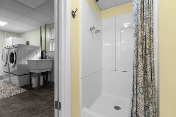 $345,000 | 2432 West Hardies Road, Gibsonia, PA 15044