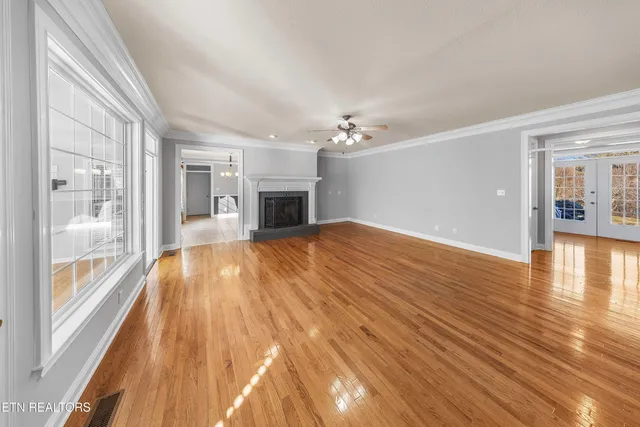 $819,000 | 190 Vineyard Cove Drive, Loudon, TN 37774