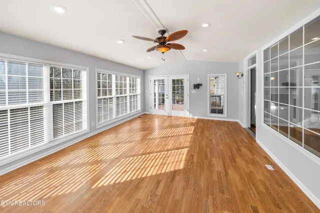 $819,000 | 190 Vineyard Cove Drive, Loudon, TN 37774