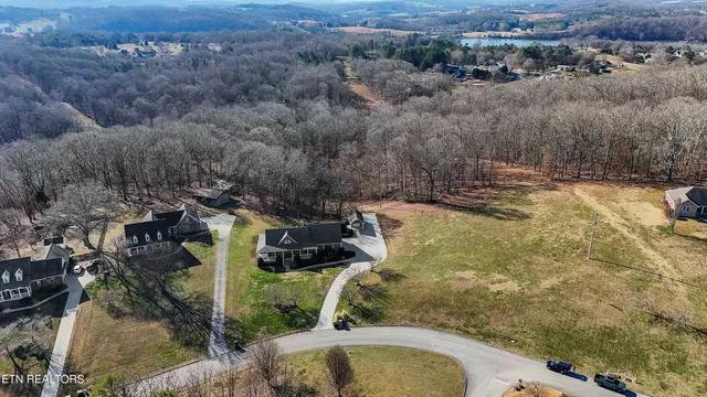$819,000 | 190 Vineyard Cove Drive, Loudon, TN 37774