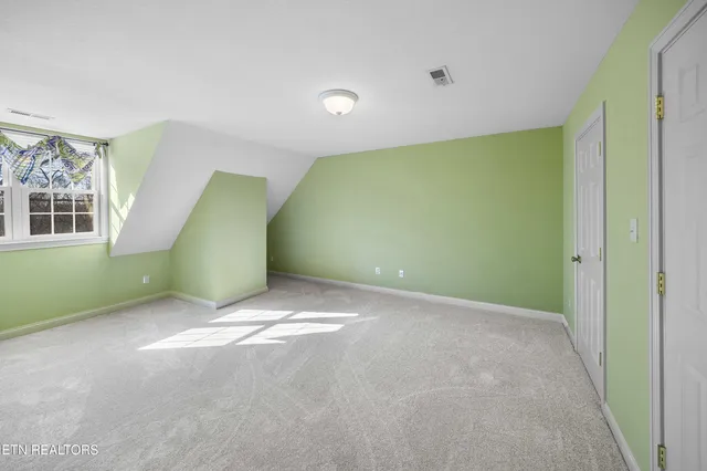 $819,000 | 190 Vineyard Cove Drive, Loudon, TN 37774