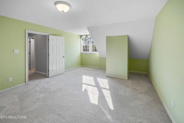 $819,000 | 190 Vineyard Cove Drive, Loudon, TN 37774