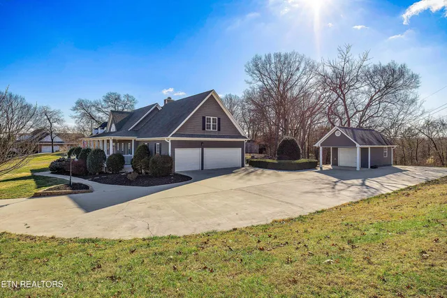 $819,000 | 190 Vineyard Cove Drive, Loudon, TN 37774